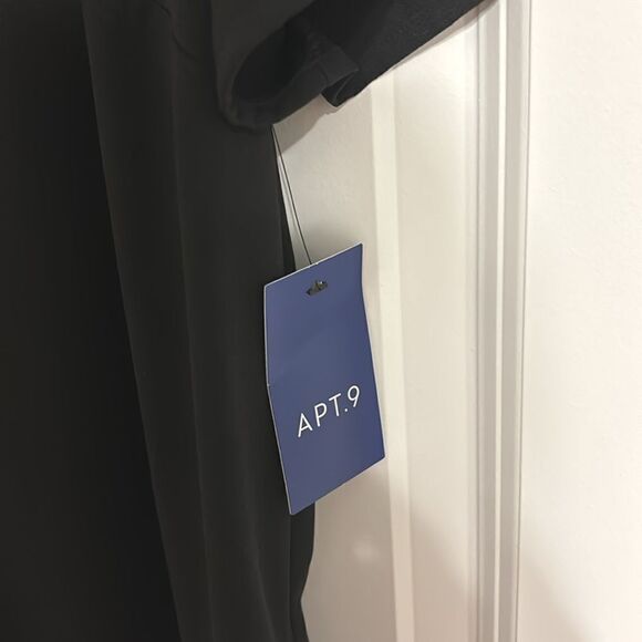 Little Black VNeck Dress with Pockets 💖 - Picture 3 of 7